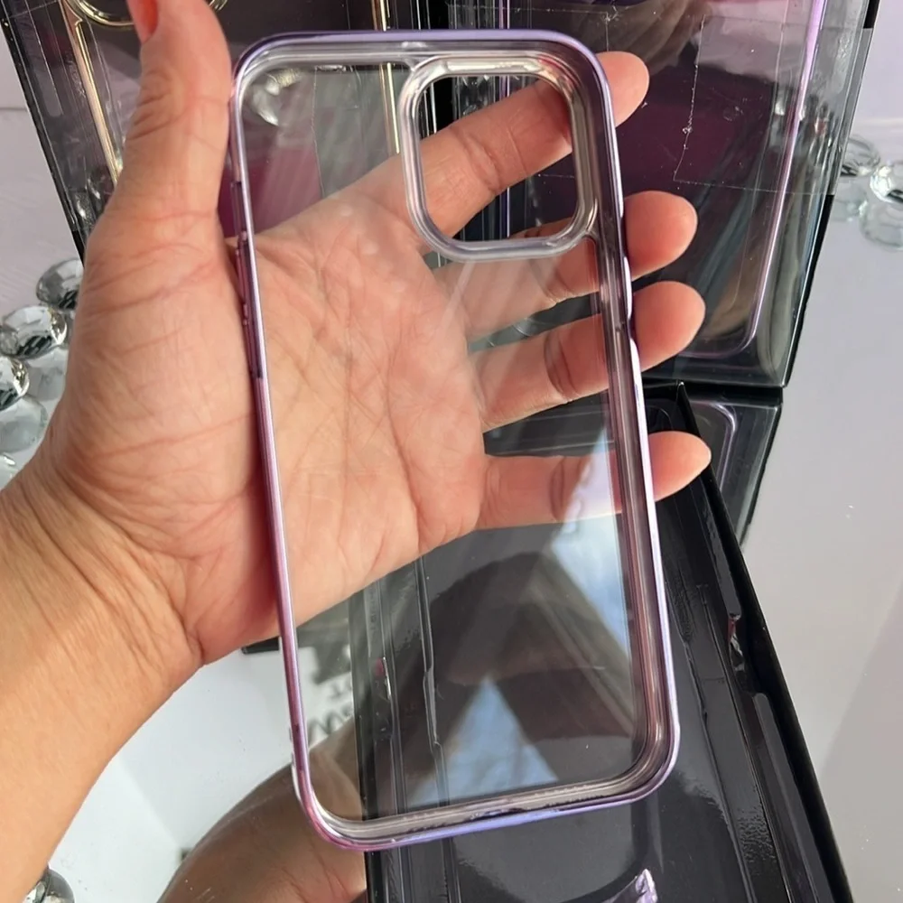 Ultra Hybrid Designed for iPhone 14 ProMax it charge without take the case